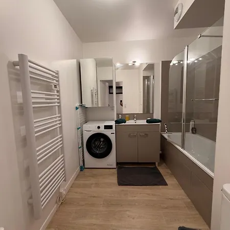 Apartmán Cocon Avec Petit Jardin Centre *